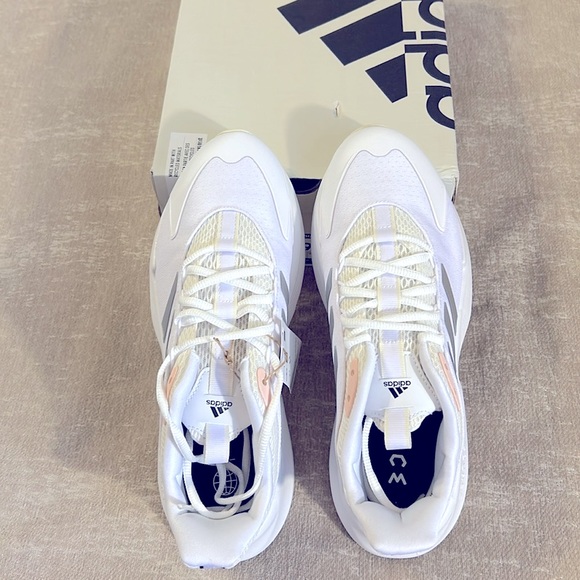 ADIDAS AlphaEdge Plus.        New in Box - Picture 2 of 6